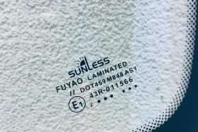 Предно стъкло НОВО RENAULT MEGANE 1995- SOLAR-3 на ниска цена