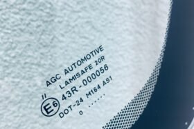 Предно стъкло ново за HONDA CR-V 2015 - акустика + 2xкамера-3 на ниска цена