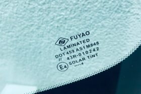 Предно стъкло OPEL ADAM 2013--3 на ниска цена