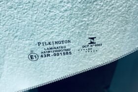 Предно стъкло OPEL ADAM 2013- СЕНЗОР ЗА ДЪЖД/ЗАЗОР-3 на ниска цена