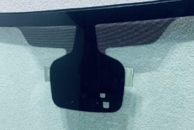 ПРЕДНО СТЪКЛО OPEL ASTRA J 5D 2009- СЕНЗОР БЕЗ ИЗРЕЗ В ПИКТ.-2 на ниска цена