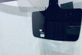 Предно стъкло OPEL INSIGNIA 2009- СЕНЗОР ЗА ДЪЖД/ЗАЗОР.-2 на ниска цена