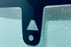 Предно стъкло OPEL INSIGNIA II 17- АКУ+КАМ+СЕН+ГРЗ-2 на ниска цена