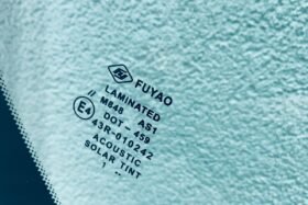 Предно стъкло OPEL INSIGNIA II 17- АКУ+КАМ+СЕН+ГРЗ-3 на ниска цена