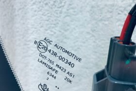 Предно стъкло OPEL INSIGNIA II 2017-KAM+SEN+GRZ-3 на ниска цена