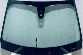 Предно стъкло PEUGEOT 2008 2019- АКУ+КАМ+СЕН+ГРЗ на ниска цена