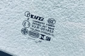 ПРЕДНО СТЪКЛО PEUGEOT 208 2008 2012-3 на ниска цена