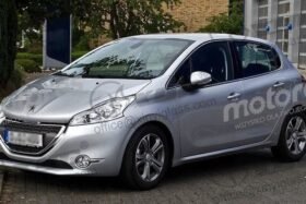 ПРЕДНО СТЪКЛО PEUGEOT 208 2008 2012-4 на ниска цена
