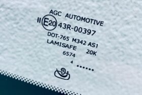 Предно стъкло PEUGEOT 208 II OPEL CORSA F 2019- АКУСТИКА+КАМЕРА+СЕНЗОР-3 на ниска цена