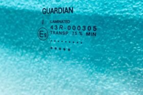 Предно стъкло PEUGEOT 306 1993-2001 СЕНЗОР ЗА ДЪЖД/ЗАЛЕЗ-3 на ниска цена