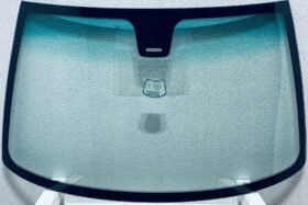 Предно стъкло PEUGEOT 306 1993-2001 СЕНЗОР ЗА ДЪЖД/ЗАЛЕЗ на ниска цена