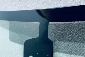 Предно стъкло PEUGEOT 308 2013- AKU+SEN-2 на ниска цена