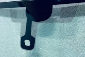 Предно стъкло PEUGEOT 407 2004-2010 СЕНЗОР-2 на ниска цена