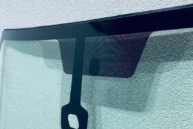 Предно стъкло PEUGEOT 407 2004-2010 СЕНЗОР+ПИКТОГРАФИЯ ТРАПЕЗ-2 на ниска цена