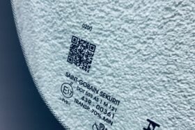 Предно стъкло POLESTAR 2 2020 - АКУСТИКА + КАМЕРА + СЕНЗОР-3 на ниска цена