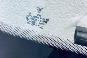 Предно стъкло PORSCHE CAYENNE 2018- КАМЕРА+СЕНЗОР+ОТОПЛЕНИЕ+HUD ОРИГИНАЛ-3 на ниска цена