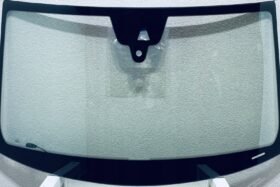 Предно стъкло PORSCHE CAYENNE 2018- КАМЕРА+СЕНЗОР+ОТОПЛЕНИЕ+HUD ОРИГИНАЛ на ниска цена