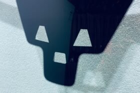 Предно стъкло RANGE ROVER EVOQUE 2012- АКУСТИКА+КАМЕРА+СЕНЗОР-2 на ниска цена