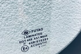 Предно стъкло RANGE ROVER EVOQUE L551 2021 - АКУСТИКА + КАМЕРА + СЕНЗОР-3 на ниска цена