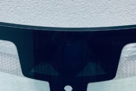 Предно стъкло RANGE ROVER EVOQUE L551 2021- SOL+АКУ+КАМ+СЕН+ГРЗ+HUD+ОЕ-2 на ниска цена