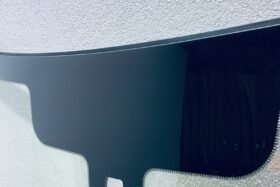 Предно стъкло RANGE ROVER L405 2012- АКУСТИКА+СОЛАР+ОГРЯВАНЕ+СЕНЗОР-2 на ниска цена