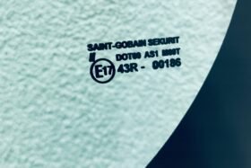 Предно стъкло RANGE ROVER SPORT L350 2005-2013-3 на ниска цена