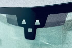 Предно стъкло RANGE ROVER SPORT L494 2016- АКУСТИКА+КАМЕРА+СЕНЗОР-2 на ниска цена