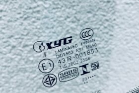 Предно стъкло RENAULT ARKANA 2019- АКУСТИЧНО + КАМЕРА + СЕНЗОР-3 на ниска цена