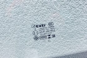 Предно стъкло RENAULT CLIO IV 2017- СЕНЗОР ЗА ДЪЖД/ЗАЗОР.-3 на ниска цена