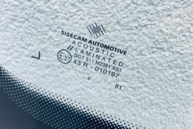 Предно стъкло RENAULT MEGANE E-TECH 2022 - АКУСТИКА + КАМЕРА + СЕНЗОР-4 на ниска цена