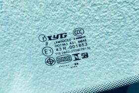 Предно стъкло RENAULT MEGANE II 3/5D 2002-2008 СЕНЗОР ЗА ДЪЖД/ЗАЗОР.-3 на ниска цена