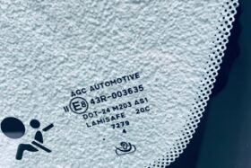 Предно стъкло RENAULT MEGANE III 5D 2008- АКУСТИКА+КАМЕРА+СЕНЗОР-3 на ниска цена