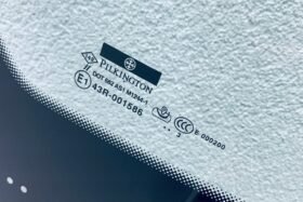 Предно стъкло RENAULT MEGANE IV 2020- АКУСТИЧНО + СЕНЗОР-3 на ниска цена