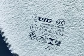 ПРЕДНО СТЪКЛО RENAULT MEGANE IV 5D-HB/KB 2020- AKUS+KAM+СЕНЗОР-3 на ниска цена