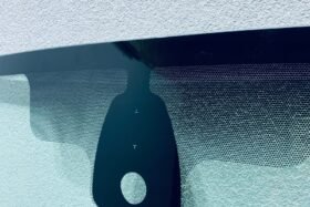 Предно стъкло RENAULT SCENIC II 2003-09 AKU+SEN+OE-2 на ниска цена