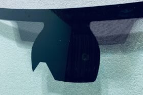 Предно стъкло RENAULT TALISMAN 2020- АКУСТИКА+КАМЕРА+СЕНЗОР-2 на ниска цена