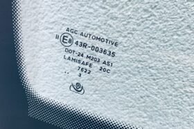 Предно стъкло SEAT ARONA 2017-02.2019 АКУСТИЧНО-3 на ниска цена