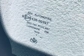 Предно стъкло SEAT ATECA 2020 - АКУСТИКА + КАМЕРА + СЕНЗОР-3 на ниска цена