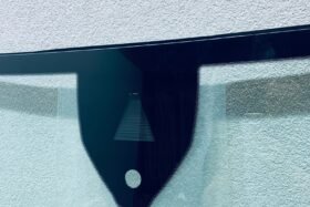 Предно стъкло SEAT LEON III 2016- АКУ+КАМ+СЕН-2 на ниска цена