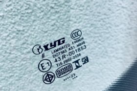 Предно стъкло SEAT TOLEDO II 1998- LEON I 1999-06-3 на ниска цена