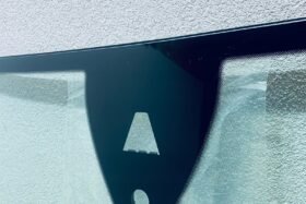 Предно стъкло SHARAN II ALHAMBRA 2015- АКУСТИКА+КАМЕРА+СЕНЗОР-2 на ниска цена