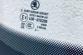 Предно стъкло SKODA ENYAQ IV 2020- АКУСТИКА+КАМЕРА+СЕНЗОР+HUD+ОРИГИНАЛ-3 на ниска цена