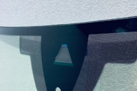 Предно стъкло SKODA ENYAQ IV 2020- СОЛАР+КАМЕРА+СЕНЗОР ЗА ОТОПЛЕНИЕ+ОРИГИНАЛ-2 на ниска цена