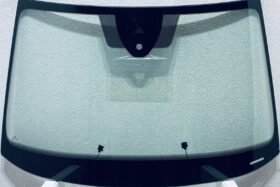 Предно стъкло SKODA KAMIQ 2019- СЕНЗОР+КАМЕРА+ОТОПЛЕНИЕ ОРИГИНАЛ на ниска цена