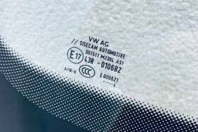 Предно стъкло SKODA KAROQ 2019- SOLAR+КАМЕРА+СЕНЗОР+ОТОПЛЕНИЕ ОРИГИНАЛ-3 на ниска цена