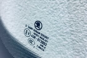 Предно стъкло SKODA KODIAQ 2017-2020 SOLAR+СЕНЗОР+ОТОПЛЕНИЕ+ОРИГИНАЛ-3 на ниска цена