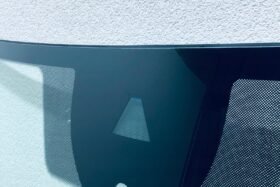 Предно стъкло SKODA KODIAQ 2020 - АКУСТИЧНО + КАМЕРА + СЕНЗОР-2 на ниска цена