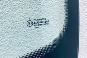 Предно стъкло SKODA OCTAVIA II 2004-2013-3 на ниска цена