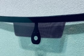 Предно стъкло SKODA OCTAVIA III 2013-2016 АКУСТИКА+СЕНЗОР-2 на ниска цена