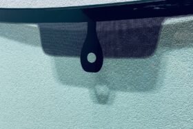 Предно стъкло SKODA OCTAVIA III 2013-2016 АКУСТИКА+СЕНЗОР+ОГРЯВАНЕ-2 на ниска цена